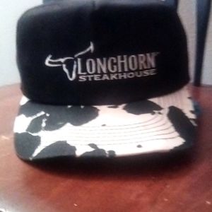 Snapback hat adjustable black and white adjustable